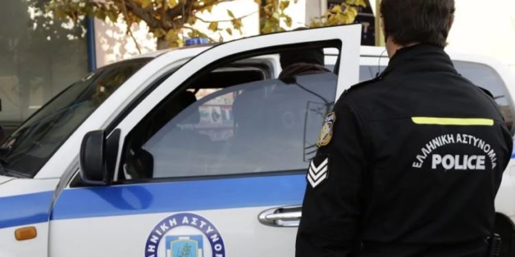 Trashëgimisë Kulturore shpall Policia në Greqi gjen një fetus brenda shishes së qelqit