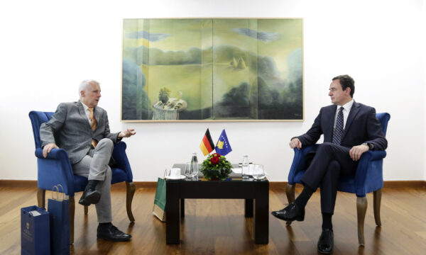 Rohde: e ‘shkel’ letrën e BE’së për të mos i shkuar në zyrë,…