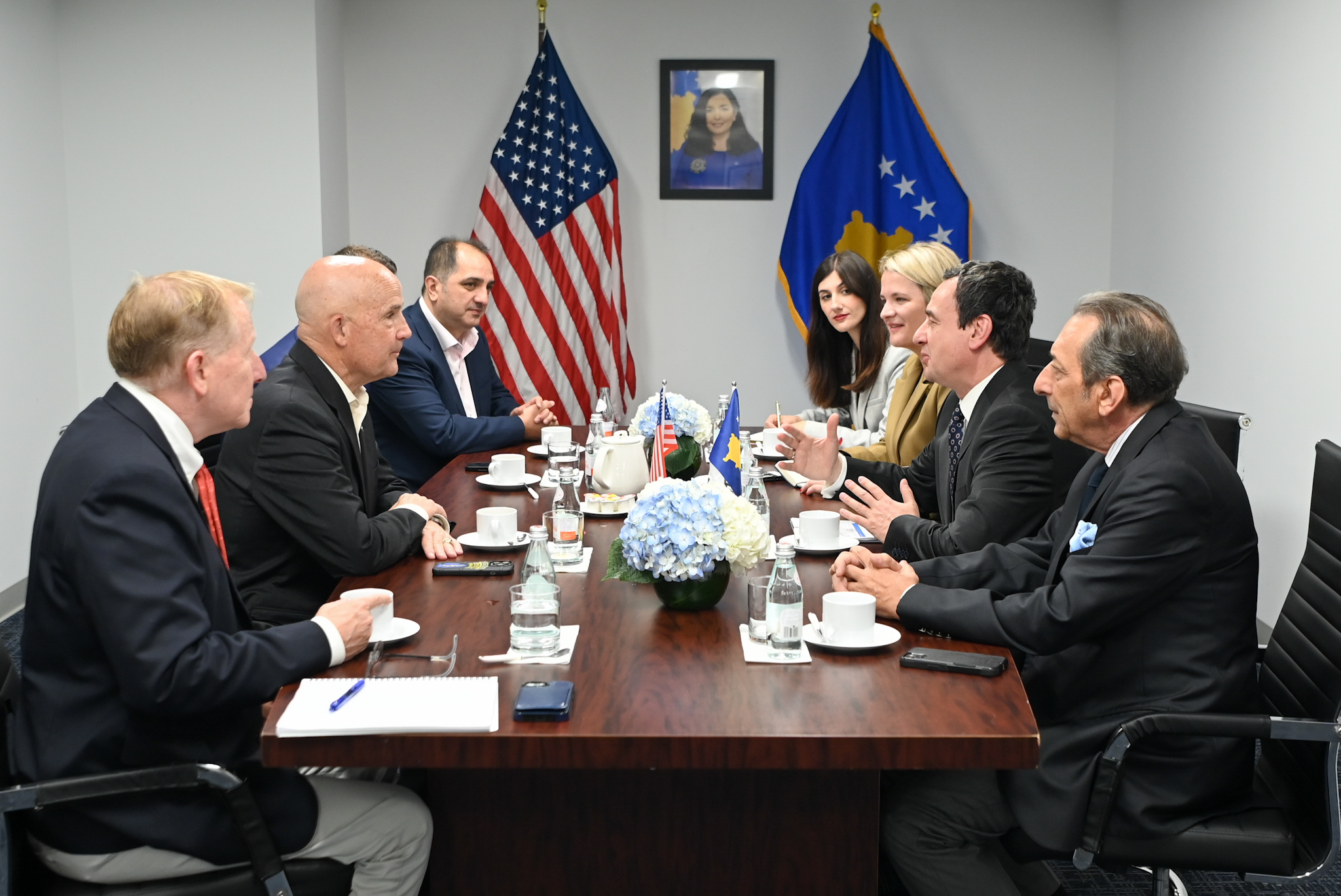 Nju Jork shpall Kurti “zbarkon” në konsullatën e Kosovës në , i interesuar dhe gati për…