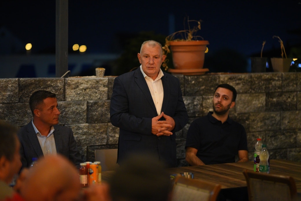 Shukri Buja: me Altin Krasniqin takojnë banorët e fshatit…