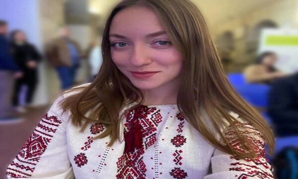 Vrasja e nënës ukrainase dhe djalit nga sulmi rus në Kiev