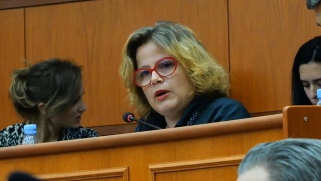 Papa: Veliajn mund ta dëgjonim online, pse keni frikë?