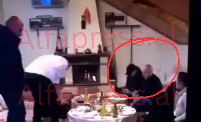 Olsi Rama: (VIDEO) dhe deputeti i PD Arjan Ndoja, duke…