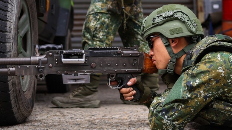 Trump bllokon marrëveshjen e armëve 400 mln dollarë me Tajvanin