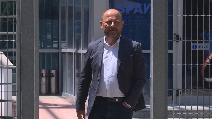 Seanca: ndaj Xhelal Mziut për akuzën e shpifjes, avokati…