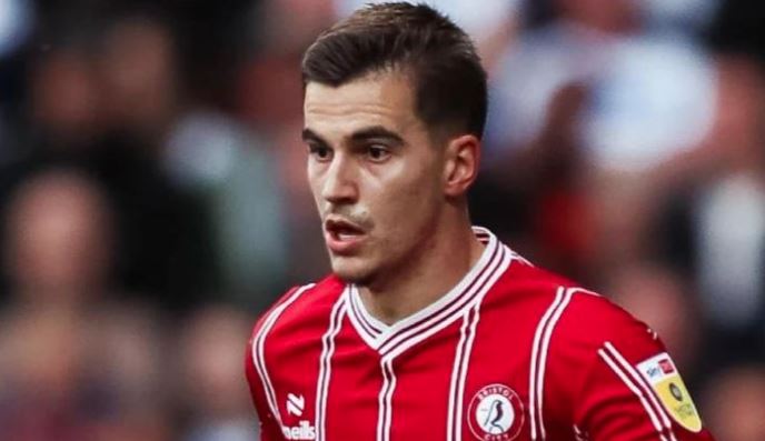 Anis Mehmeti, futbollisti shqiptar që po shkëlqen me Bristol Siti