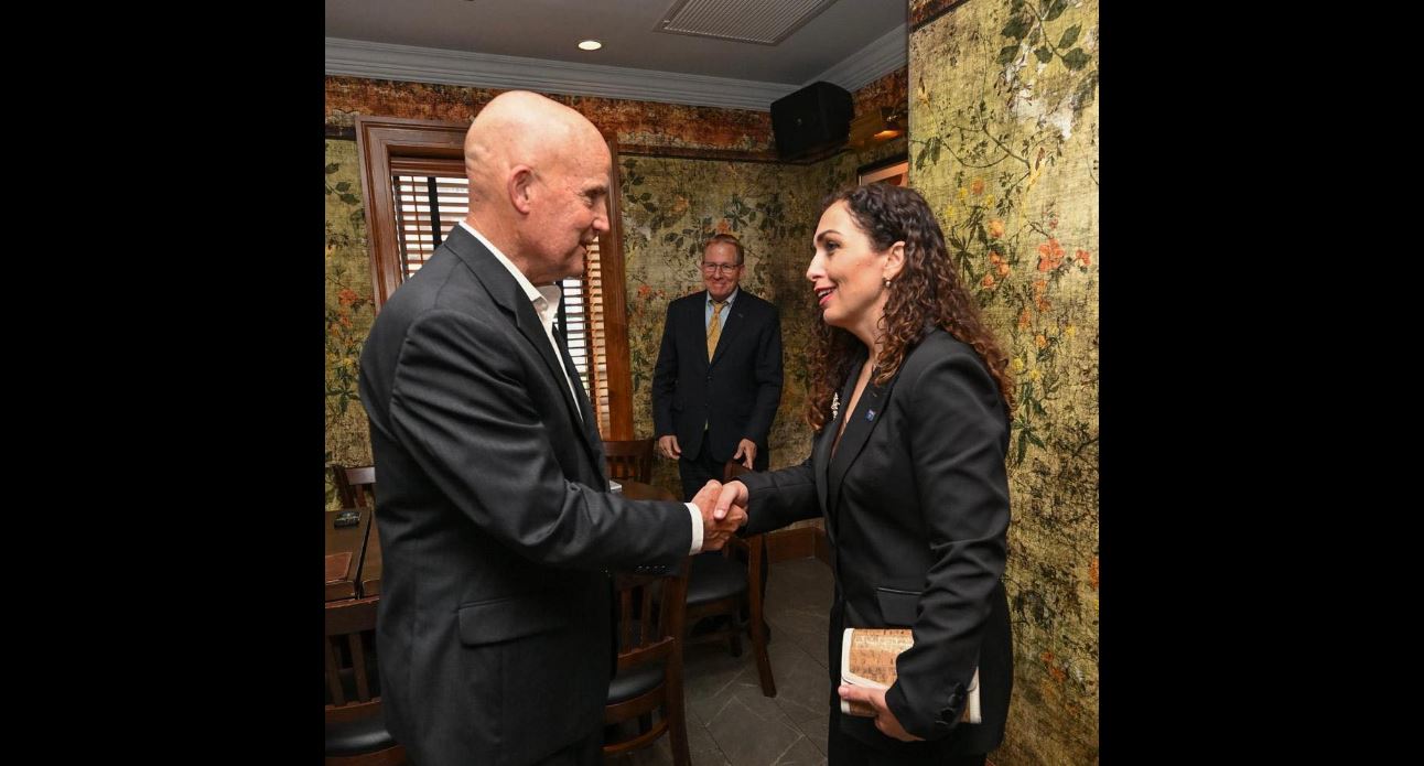 Trumpin Kongresmeni shpall Kongresmeni amerikan thotë se presidentja Osmani u takua me…