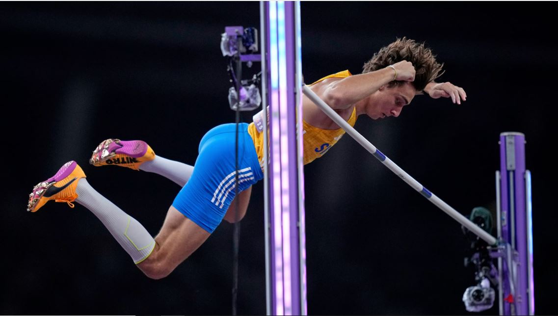 Armand Duplantis shpallet kampion bote në kërcim me shkop