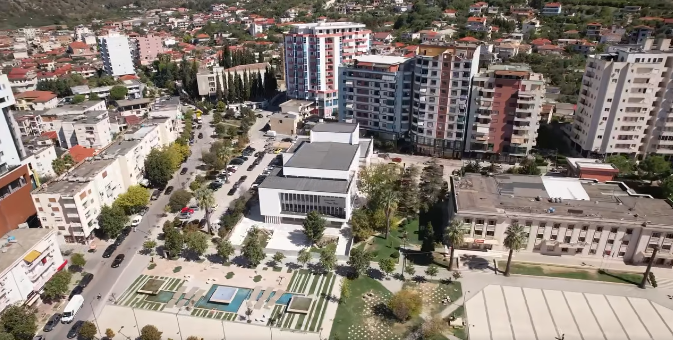 Qendra e Artit “Vaçe Zela” në Lushnjë, hapësirë e re kulturore