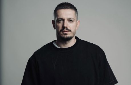 Elgit Doda: Elgit Doda nuk njihet, bën ndryshim drastik në pamje (Foto)