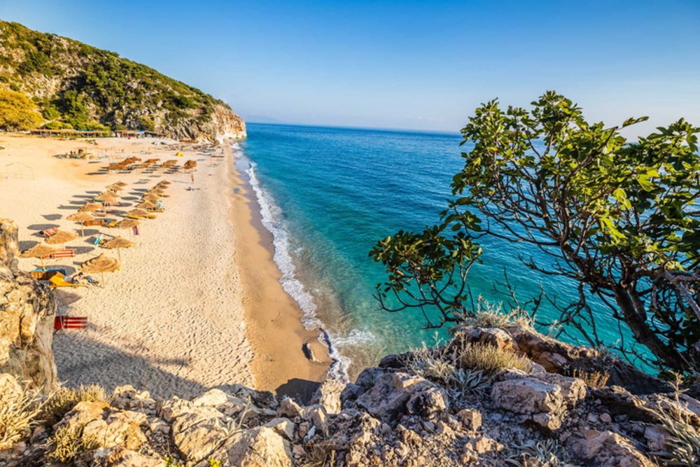 Kthjellime: dhe ngrohtë, sa pritet të shkojnë temperaturat sot