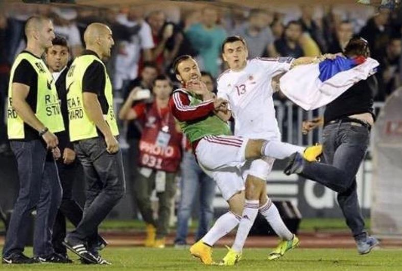 Alban Meha shpall “Nuk duhet t’i zihet besë Serbisë”, e kujton horrorin e Beogradit dhe e…