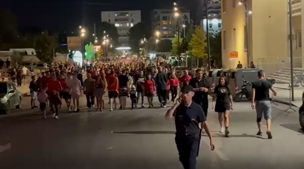 Kombëtarja shqiptare zbret në fushë për nxemje para ndeshjes