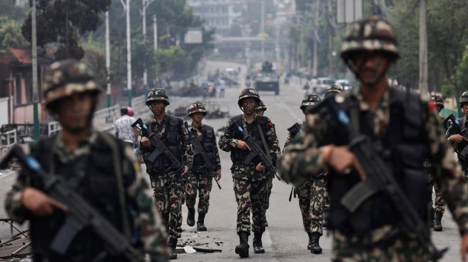 Ushtria e Nepalit rimerr kontrollin e Katmandusë pas trazirave