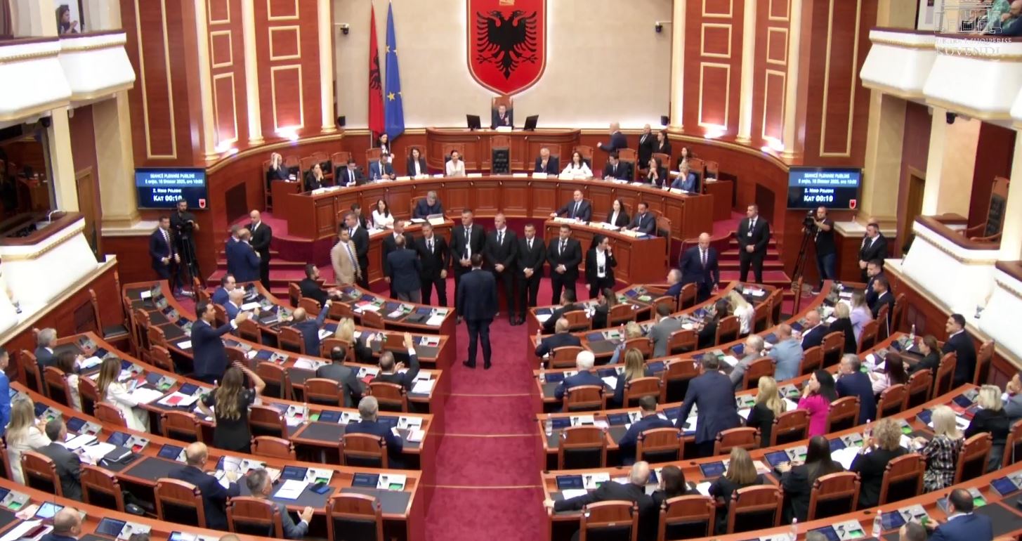 Kuvendi i Shqipërisë: Seanca plenare zgjat më pak se 30 minuta