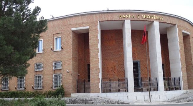 Ulen komisionet për transfertat e parave në lekë dhe euro