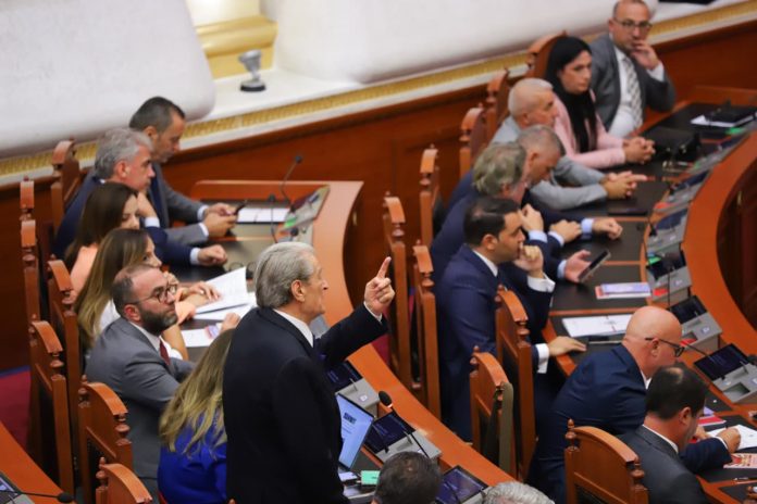 Kuvend: / Berisha: Procesverbalin hidheni në kosh,…