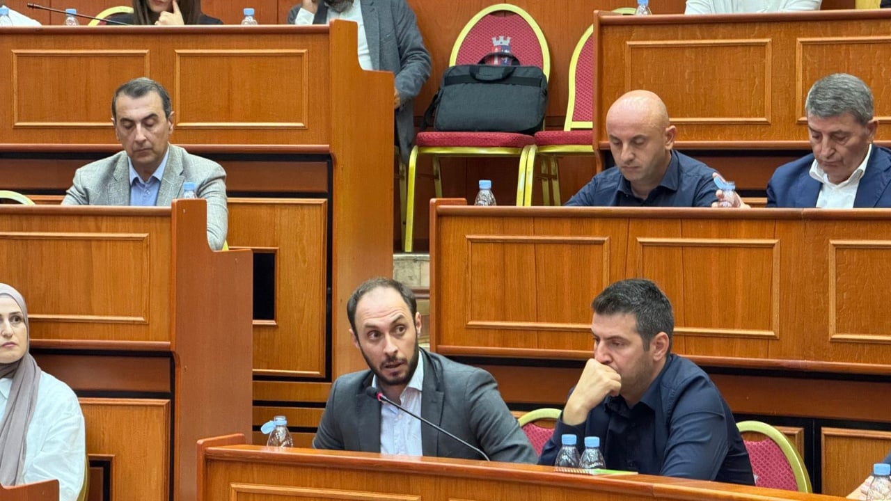 Këshilltari: i PS Aldo Merkoçi: Me këtë vendim po…