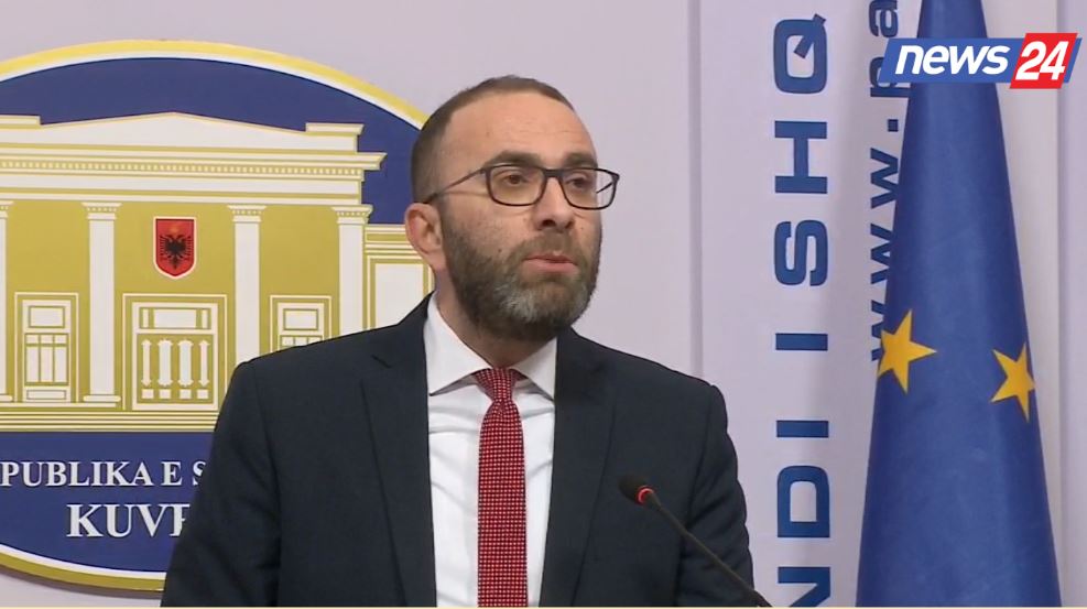 Kryeministri Rama tregon bisedën me ministren virtuale "Diella