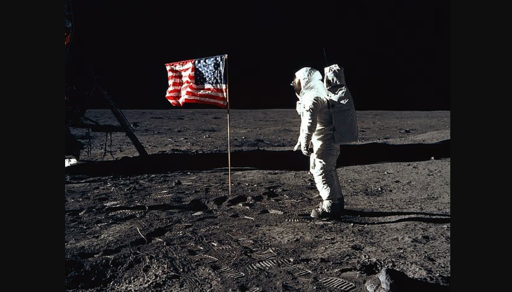 Meqenëse Artemis shpall Ringjallën teoritë konspirative për zbritjen në Hënë, ndërsa NASA…