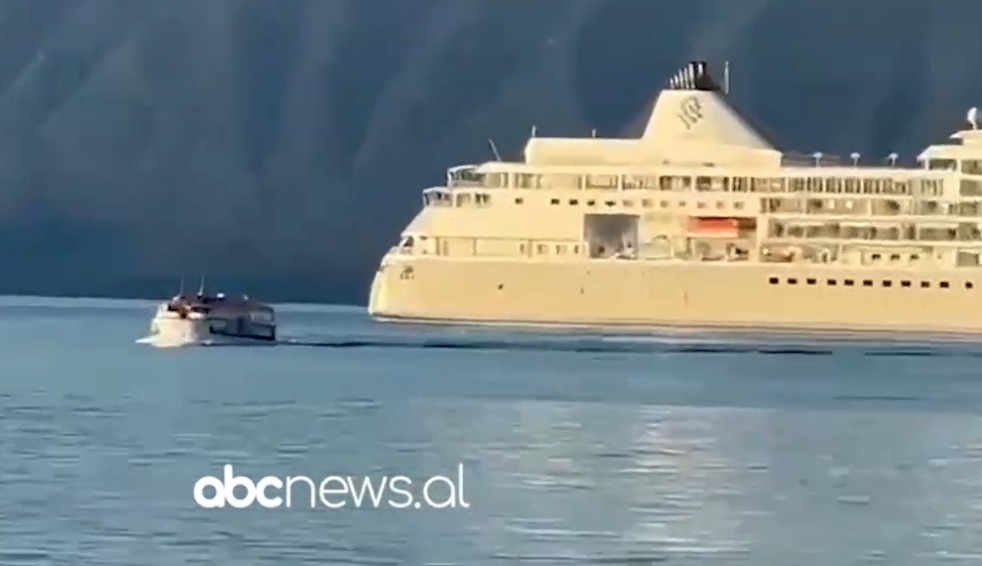 Shqipëria, destinacion i preferuar për turistët, mbërrijnë 600 në Vlorë