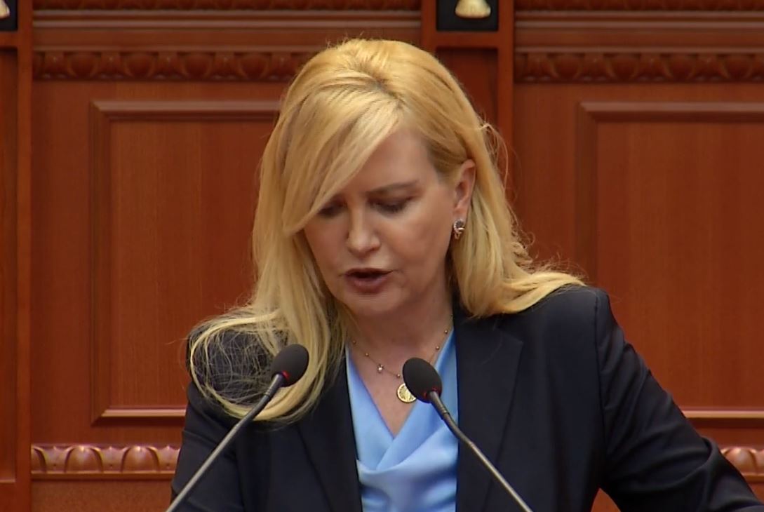 Mesila Doda braktis grupin e PD, shpallet deputete e pavarur