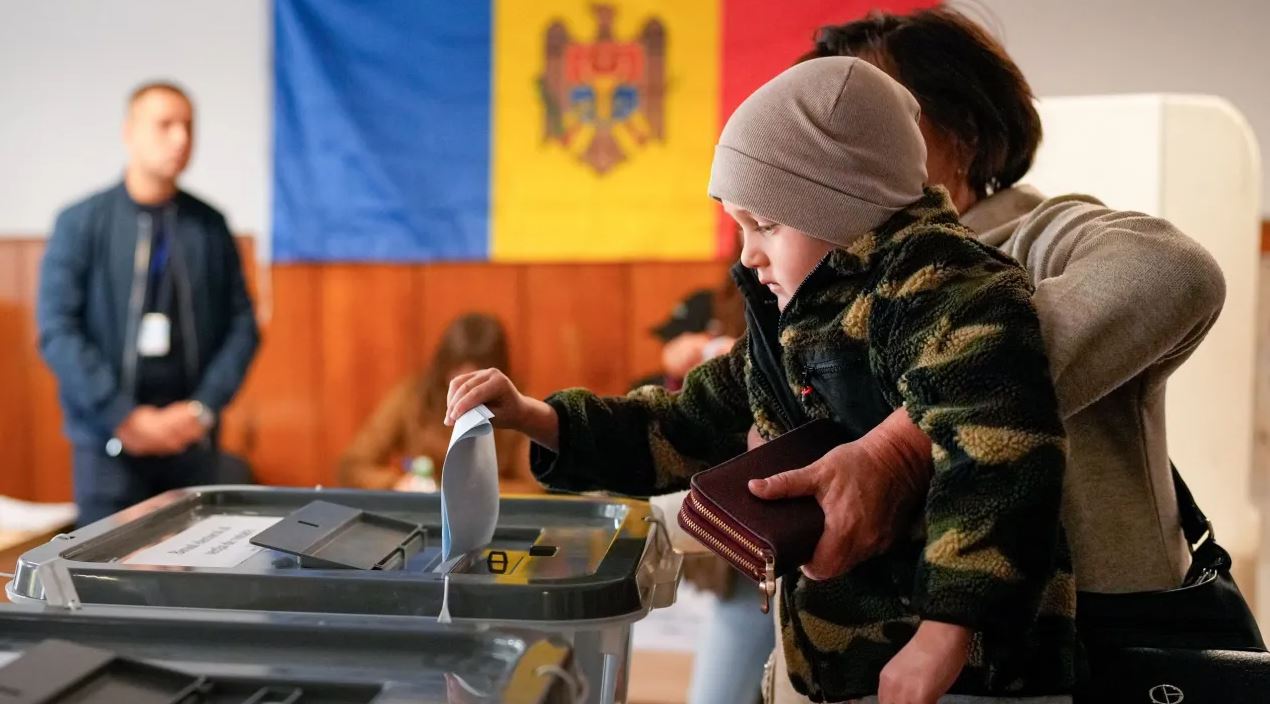 Komisioni Qendror: Zgjedhjet në Moldavi konsiderohen të vlefshme, partia pro-evropiane…