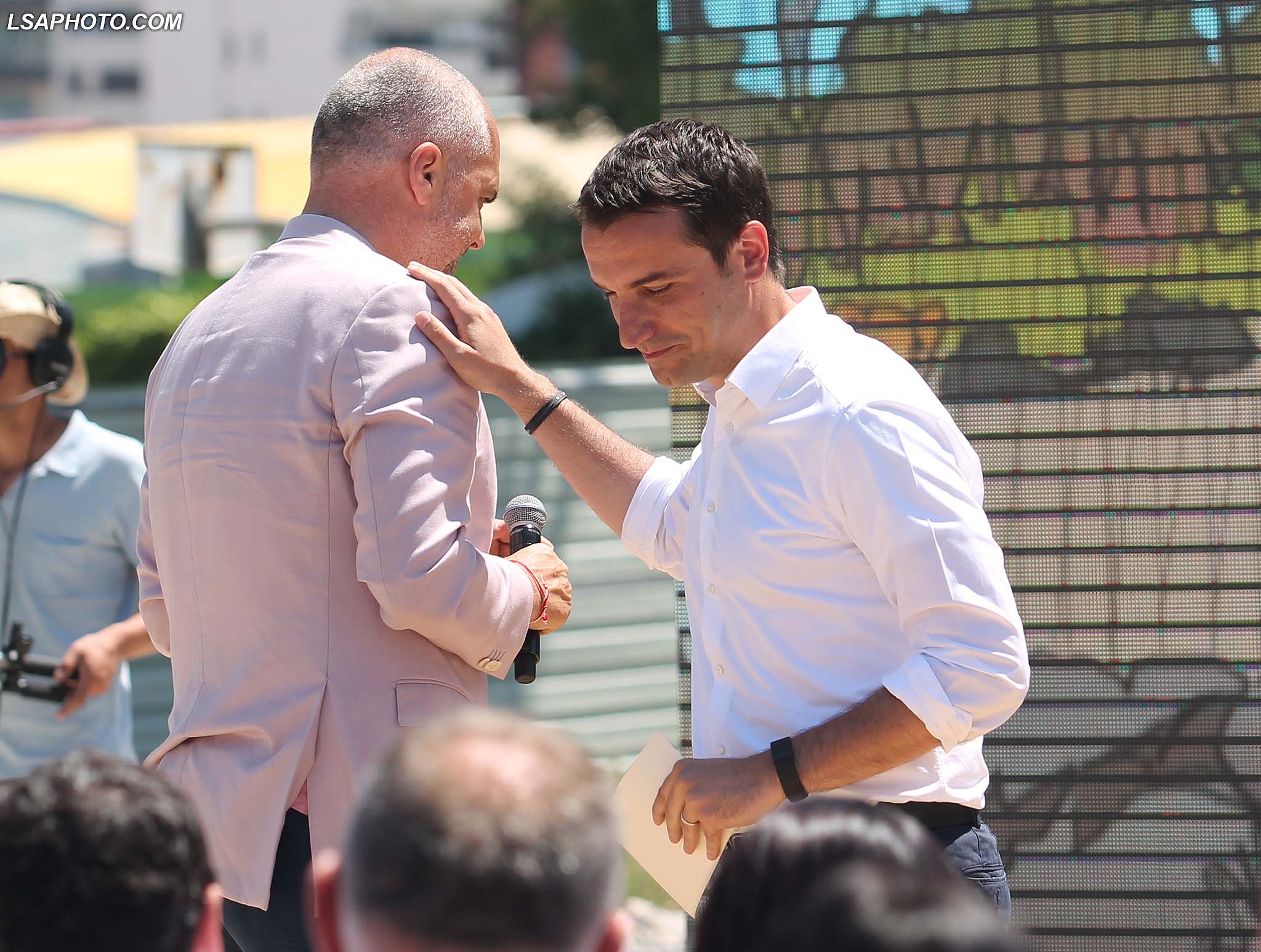 Veliajt: Një ditë pas shkarkimit të , Rama mbledh deputetët…