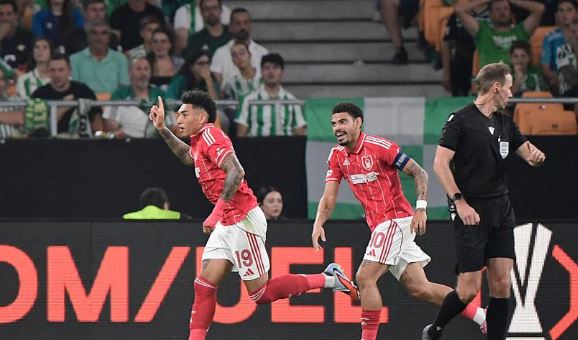 Arbër Hoxha shpall Roma triumfon në Francë, jep asist në Europa League, mundet Feyenoord