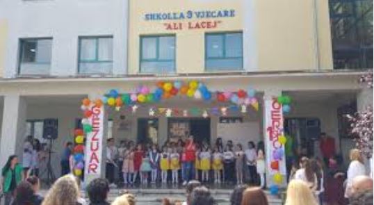Oborri i shkollës në Shkodër kërkon ndërhyrje urgjente