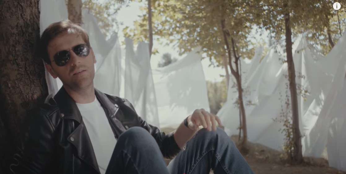 Shkumbin Ismaili: Shkumbin Ismaili rikthehet fuqishëm me këngën e re “Malli”