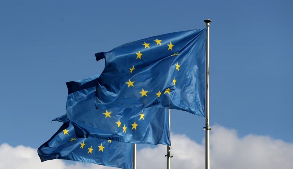 Komisioni Evropian shpall BE-shqyrton vendosjen e tarifave ndaj naftës ruse