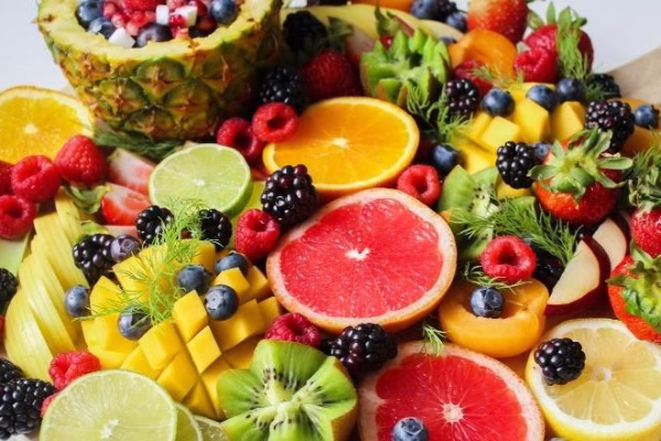 Frutat që ndihmojnë shëndetin e zorrëve sipas ekspertit të Harvardit