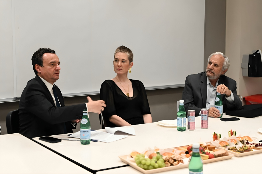 Nju Jork: Kurti tregon në Nju Jork se i do edhe katër vjet në krye të Qeverisë, as atje…