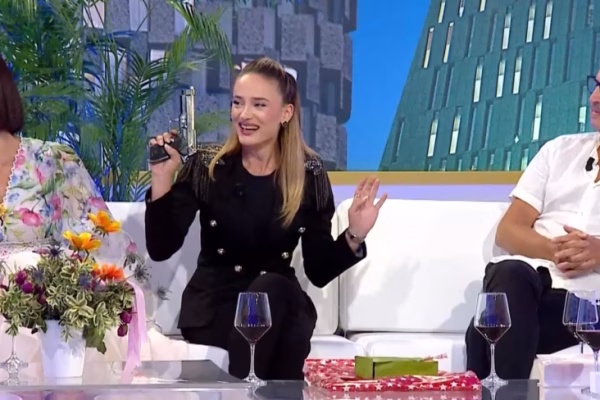 Gazetarja Glidona Daci tregon për dhuratën e veçantë në emision