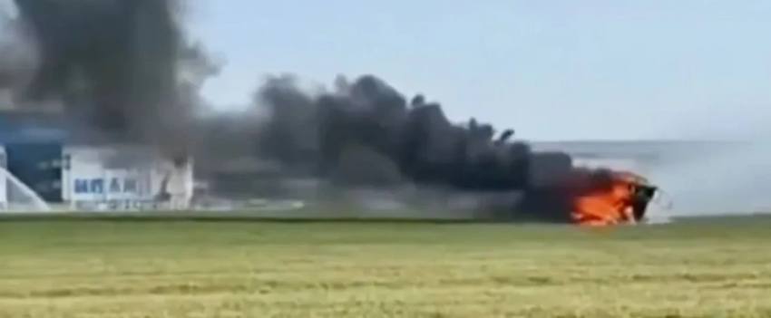 Makina fluturuese përplasen gjatë provës ajrore në Kinë