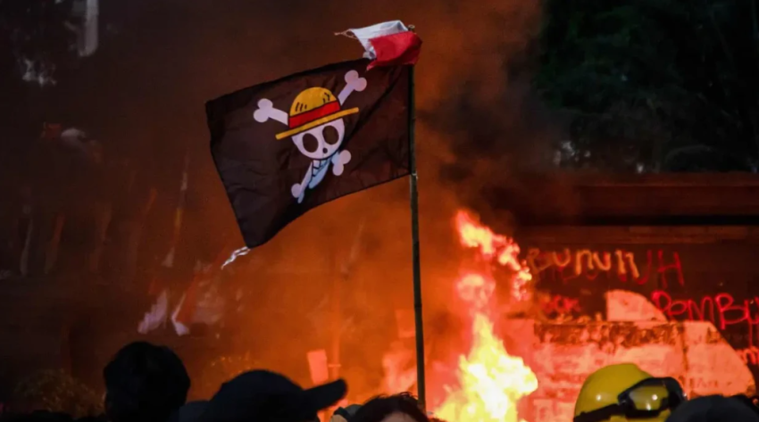 Flamuri i 'One Piece' bëhet simbol proteste në Azi