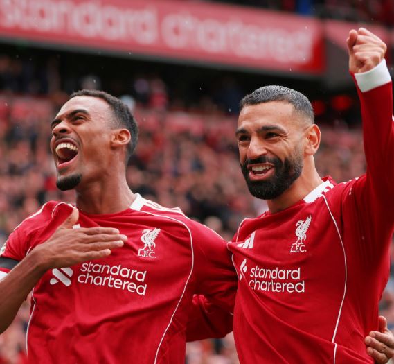 Liverpool triumfon ndaj Everton, ruan formën perfekte në Premier League