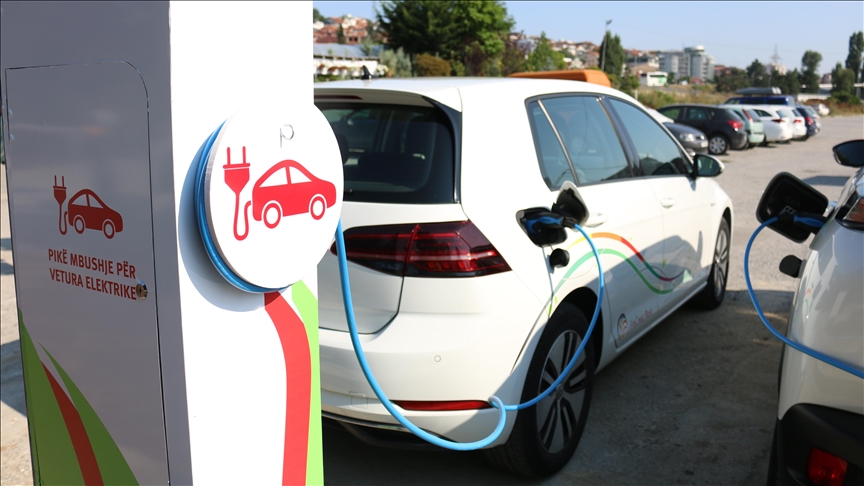 Importi i veturave elektrike rritet, qytetarët kërkojnë subvencione