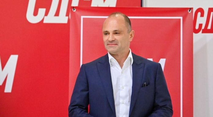 Filipçe: Qeveria nuk ka dëshirë as t’i rrisë pagat e as të…