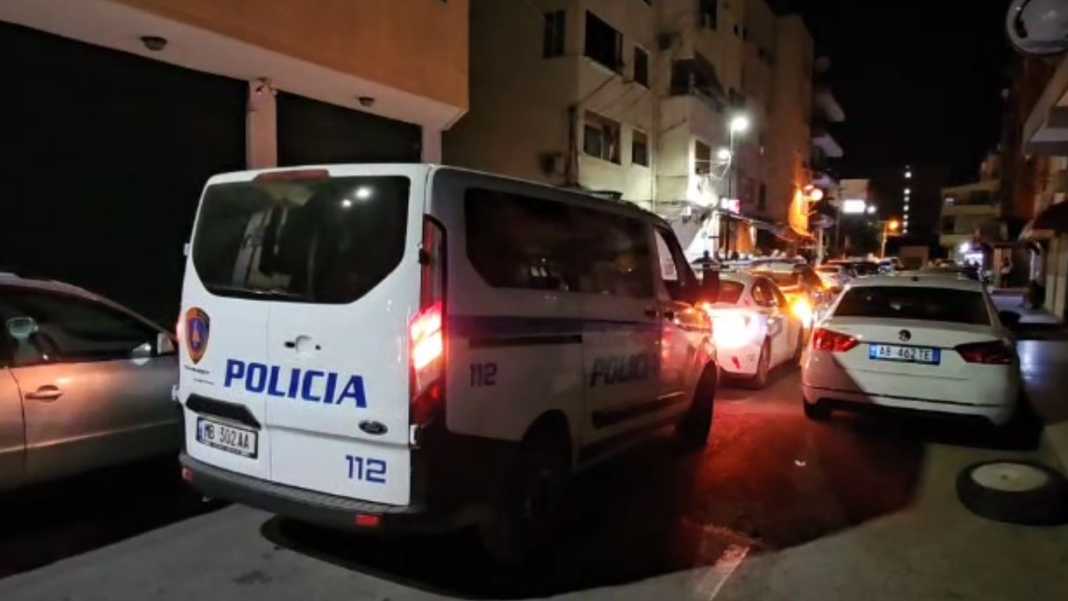 Gjendet i vdekur një person në Durrës, dyshohet të jetë therur me thikë