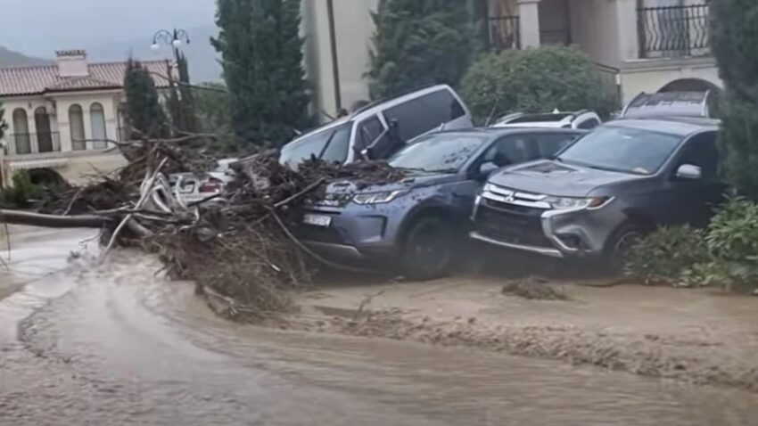 Brendshëm Daniel Mitov: Stuhi të fuqishme godasin Bullgarinë, tre të vdekur, gjendje e…