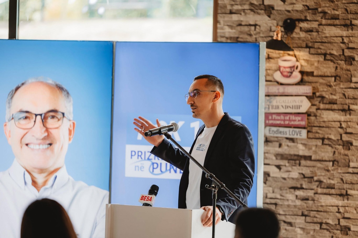 Arianit Berisha: Studentët e Prizrenit e duan Shaqir Totajn edhe për 4 vite