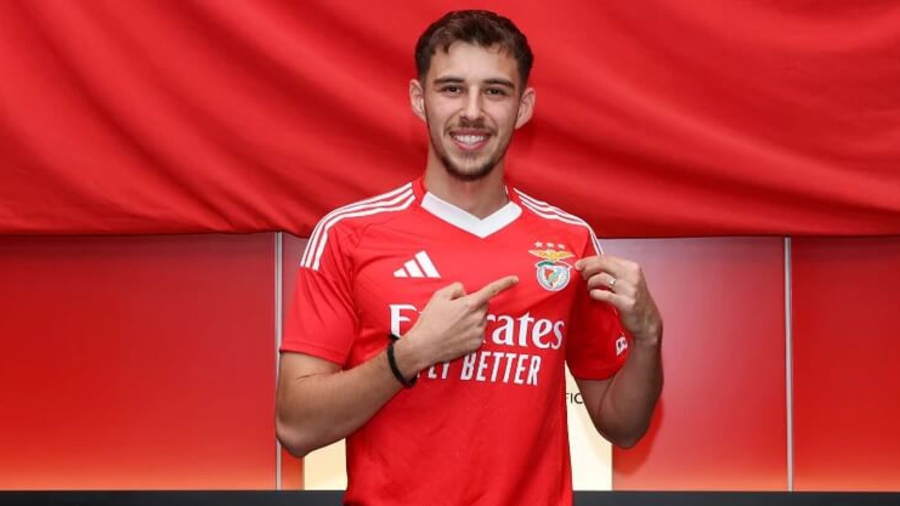 Adrian Bajrami: E la Shqipërinë, Adrian Bajrami merr ftesë nga Zvicra