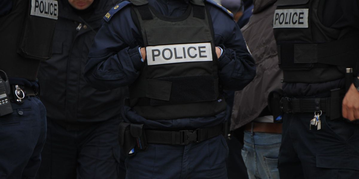 Vitisë Policia: Dorëzohet në polici i dyshuari për vrasjen e 18 shtatorit në Debëlldeh të…