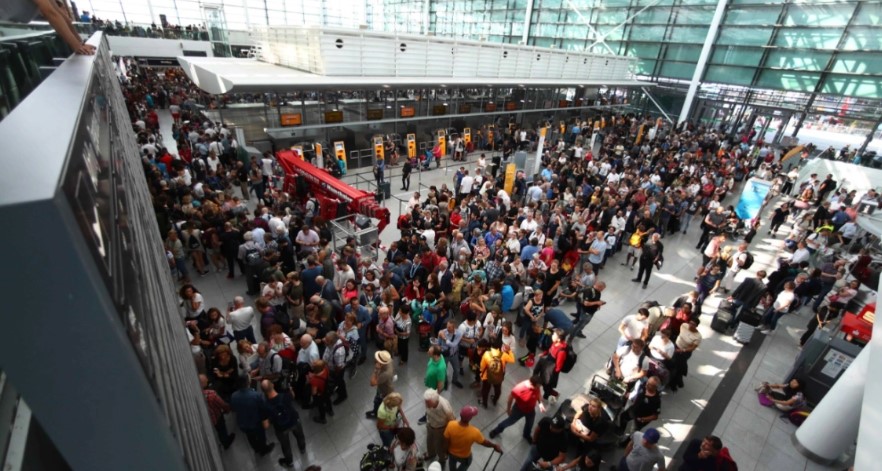 ndodhi? Mbyllet përkohësisht një nga aeroportet kryesore në Evropë, mbi 6 mijë…