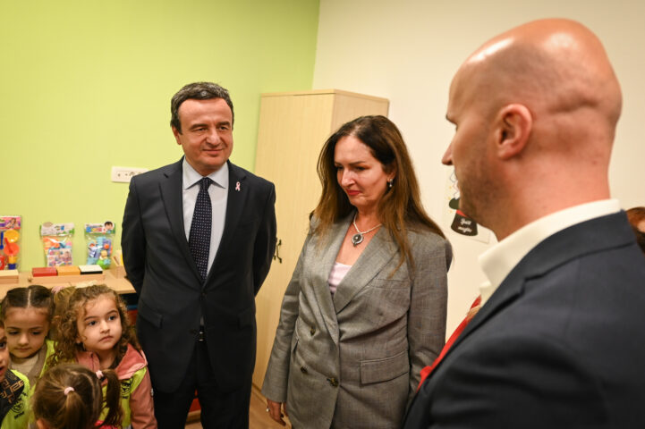 Albin Kurti: Kurti nga Shtimja premton 100 euro shtesë për gjyshërit që kujdesen për…