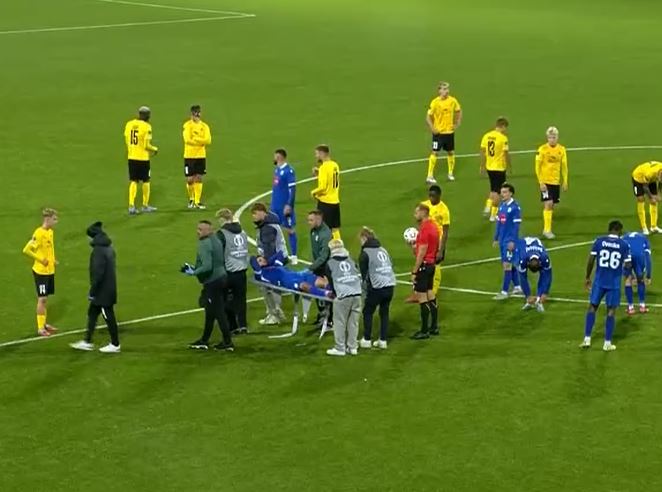 Lëndohet Veton Tusha: Lëndohet Veton Tusha në ndeshjen ndaj KuPS, largohet me barelë nga…