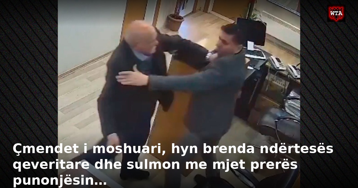 Çmendet i moshuari, hyn brenda ndërtesës qeveritare dhe sulmon me mjet prerës punonjësin…
