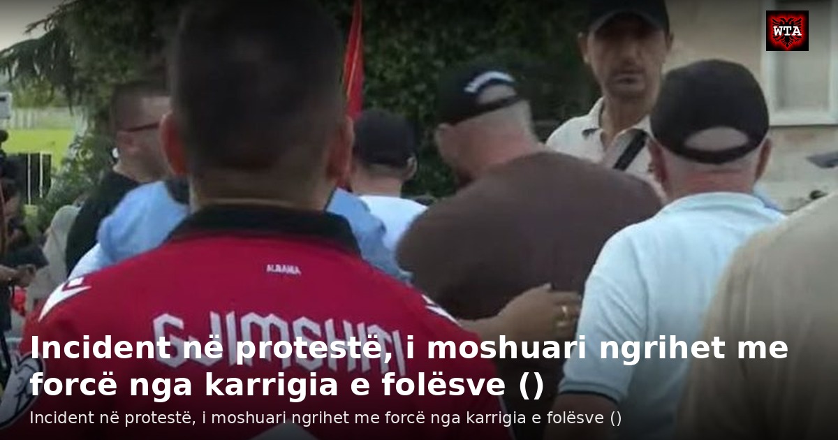 Incident në protestë, i moshuari ngrihet me forcë nga karrigia e folësve ()